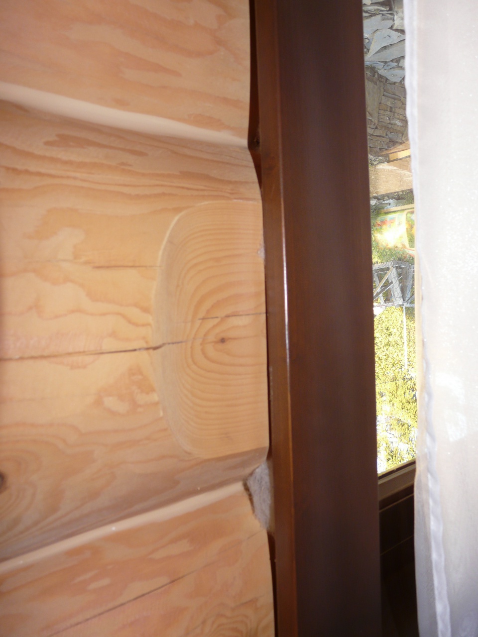 Vylepšenie tesnosti osadenia okien a dverí – pred servisným zásahom